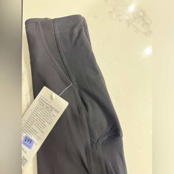 ❤️SOLD ❤️
Lulu lemon everlux and mesh SHR training tight 25” - Picture 2 of 5